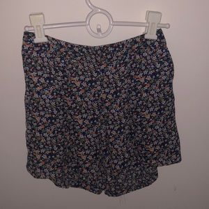 floral flowy shorts size S